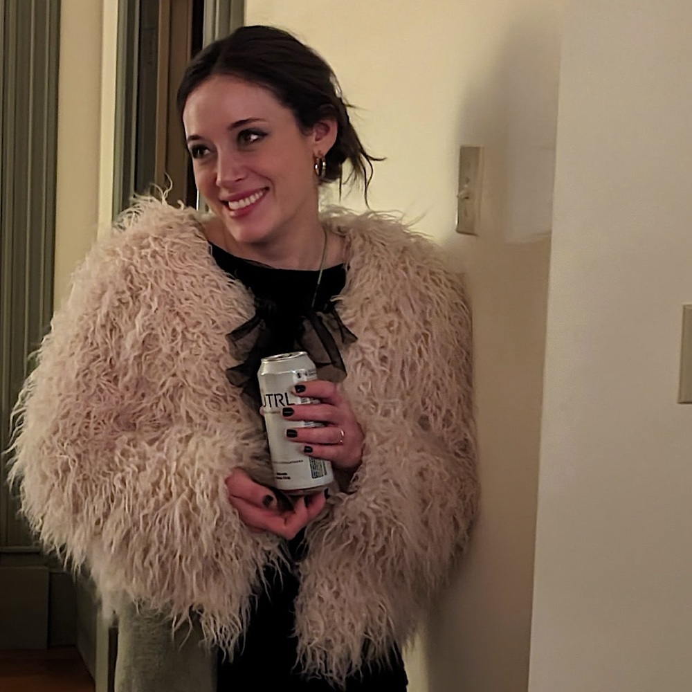 Meet your Posher, Becca